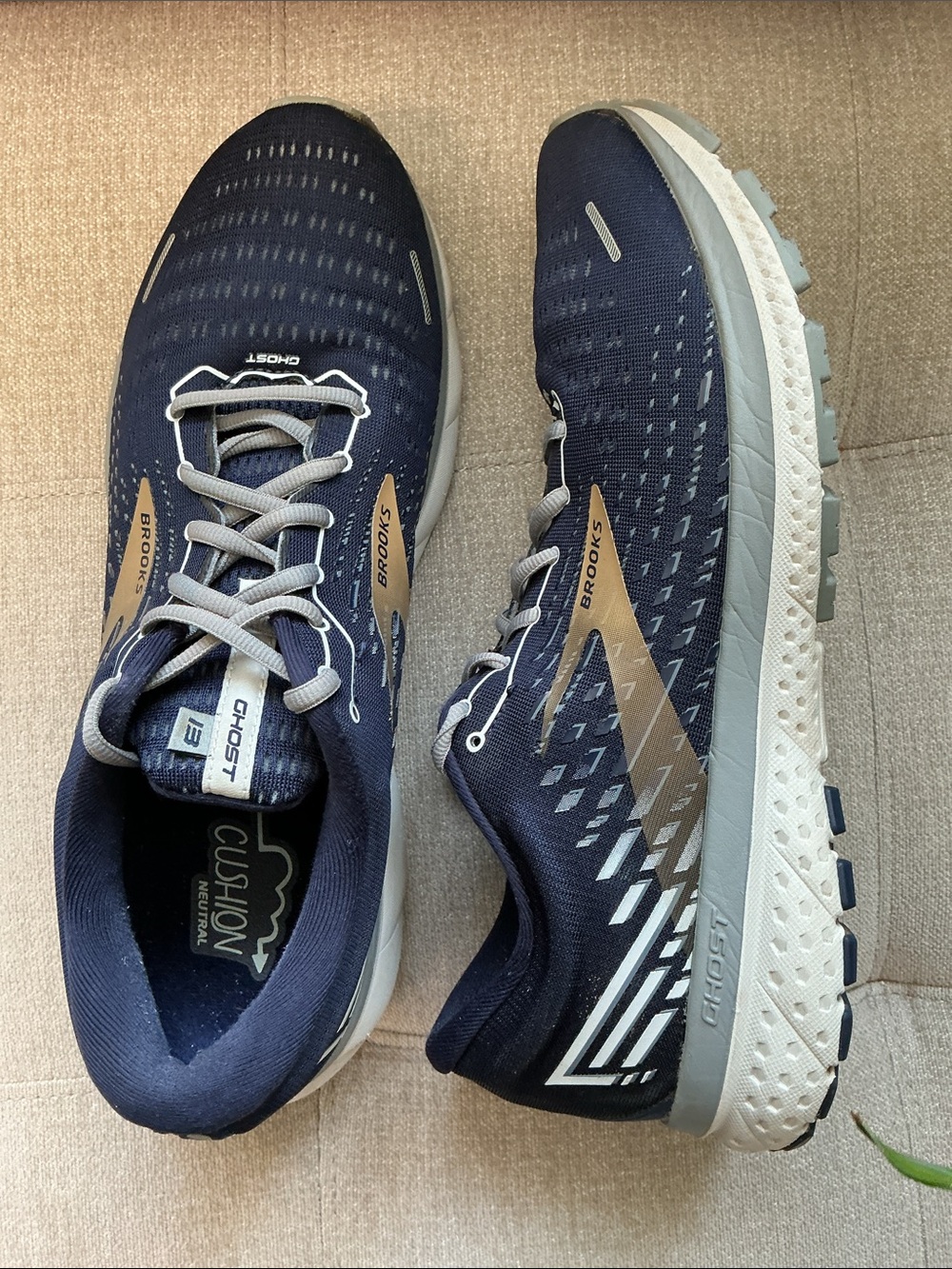 Brooks Ghost 13 Men’s Running Shoes Navy Silver Size 12.5 Excellent Condition - Picture 15 of 16